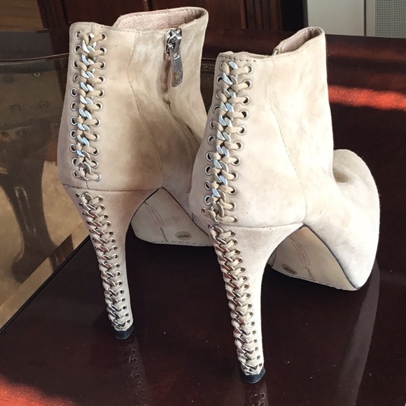 Taupe size 7 booties - Picture 2 of 2